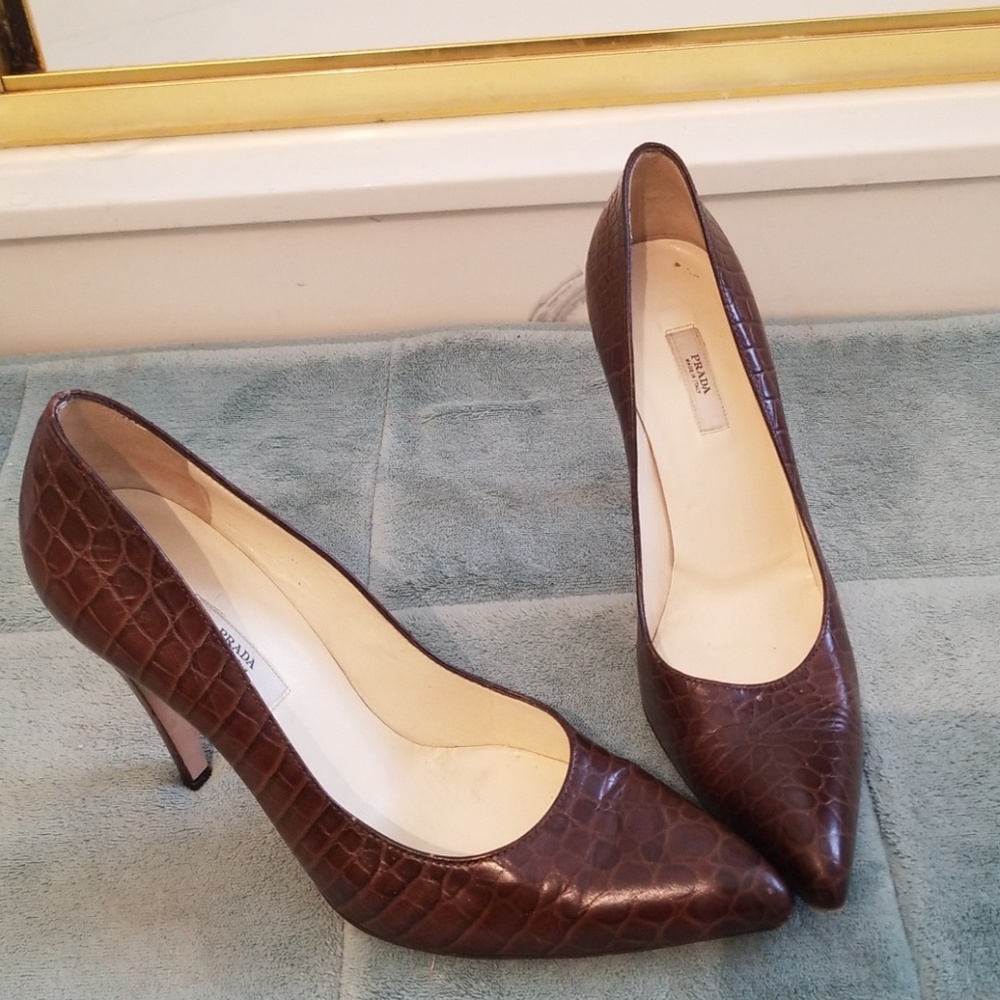 STUNNING GENUINE PRADA PUMPS, SIZE 38, BROWN CROC